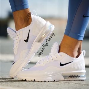 NIKE AIR MAX SEQUENT 4 WOMENS WHITE/BLACK BRAND NEW